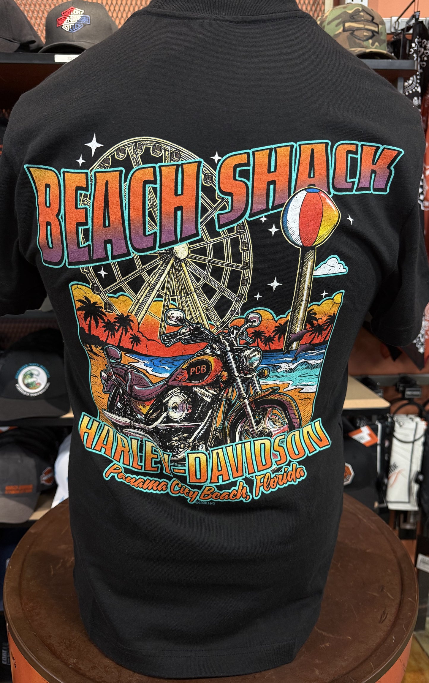 Beach Shack Retro Vibe Short Sleeve Tee in Black