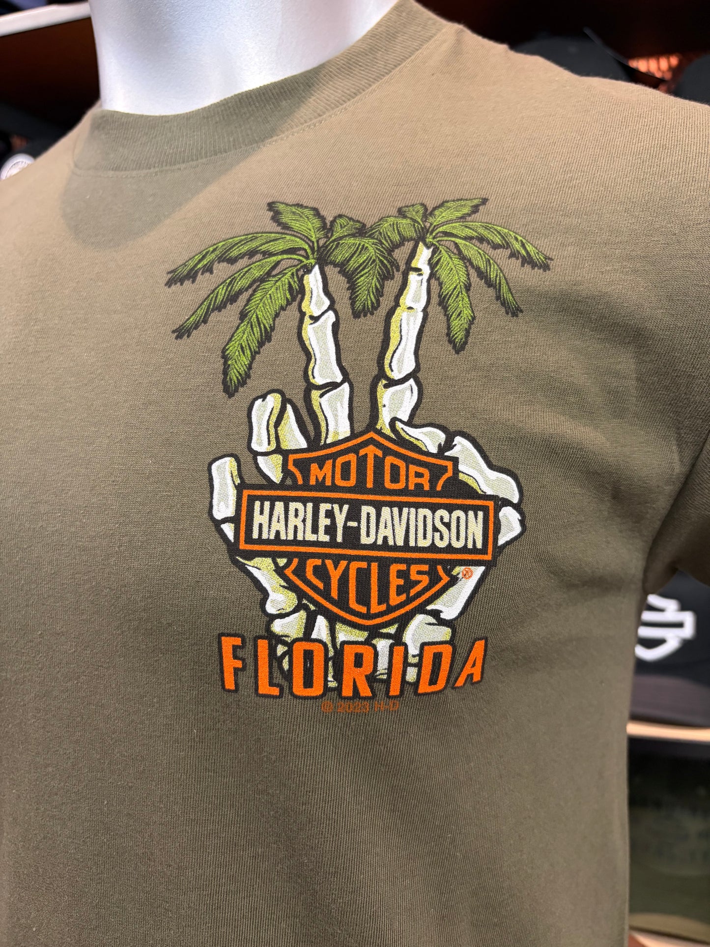 Dealer Wave Skull Men's Short Sleeve in Grape Leaf